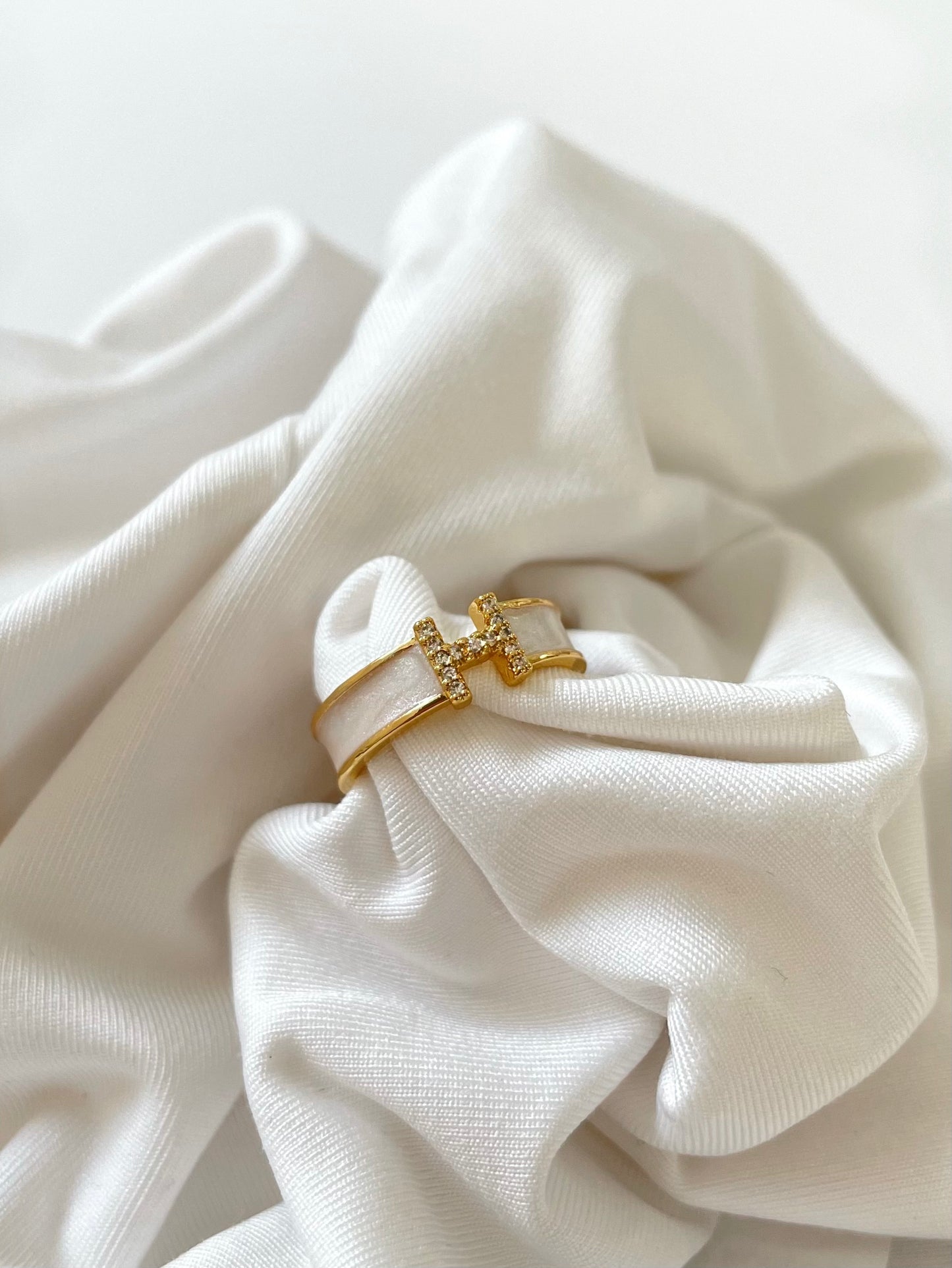 Femme Ring