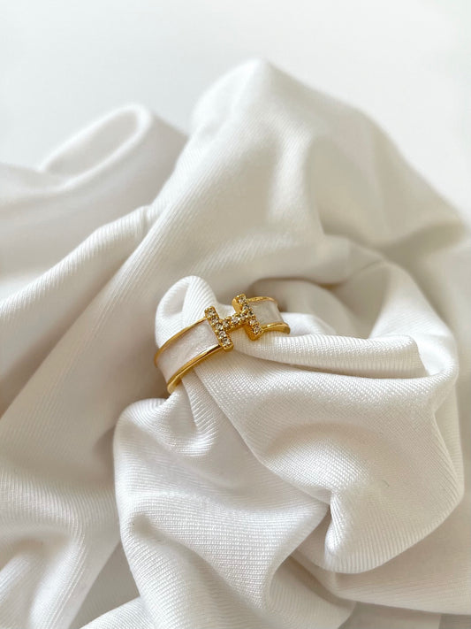 Femme Ring